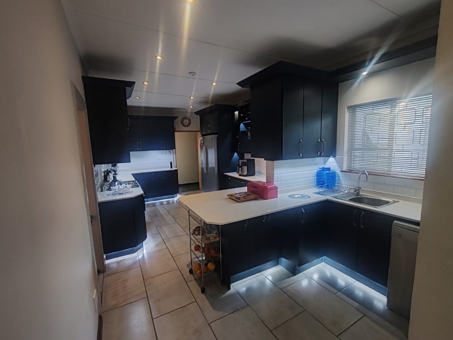 4 Bedroom Property for Sale in Windsor Park Eastern Cape